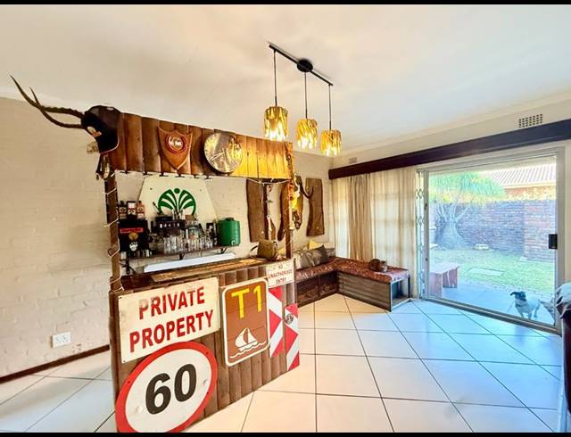 3 BEDROOM TOWNHOUSE FOR SALE IN FLORA GARDENS